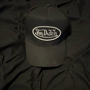 Von Dutch trucker hat